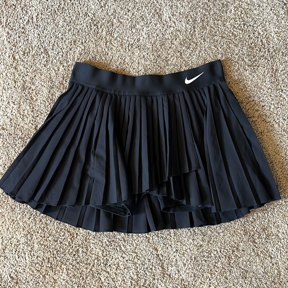 elevated victory skirt nike